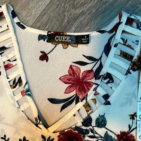 Cure off white flower print blouse - Picture 4 of 9